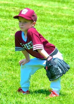 Little-League-Baseball-game-photo-by-Ed-Yourdon-released-into-Wikimedia-Commons (1).jpg